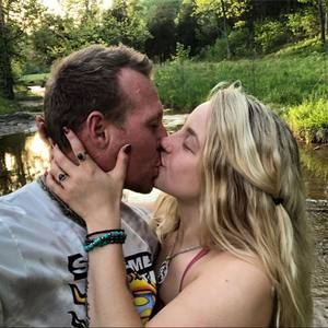 Meet your Posher, Carlye